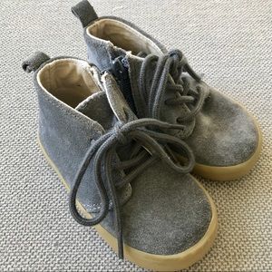 Gap Suede Shoes Size 5